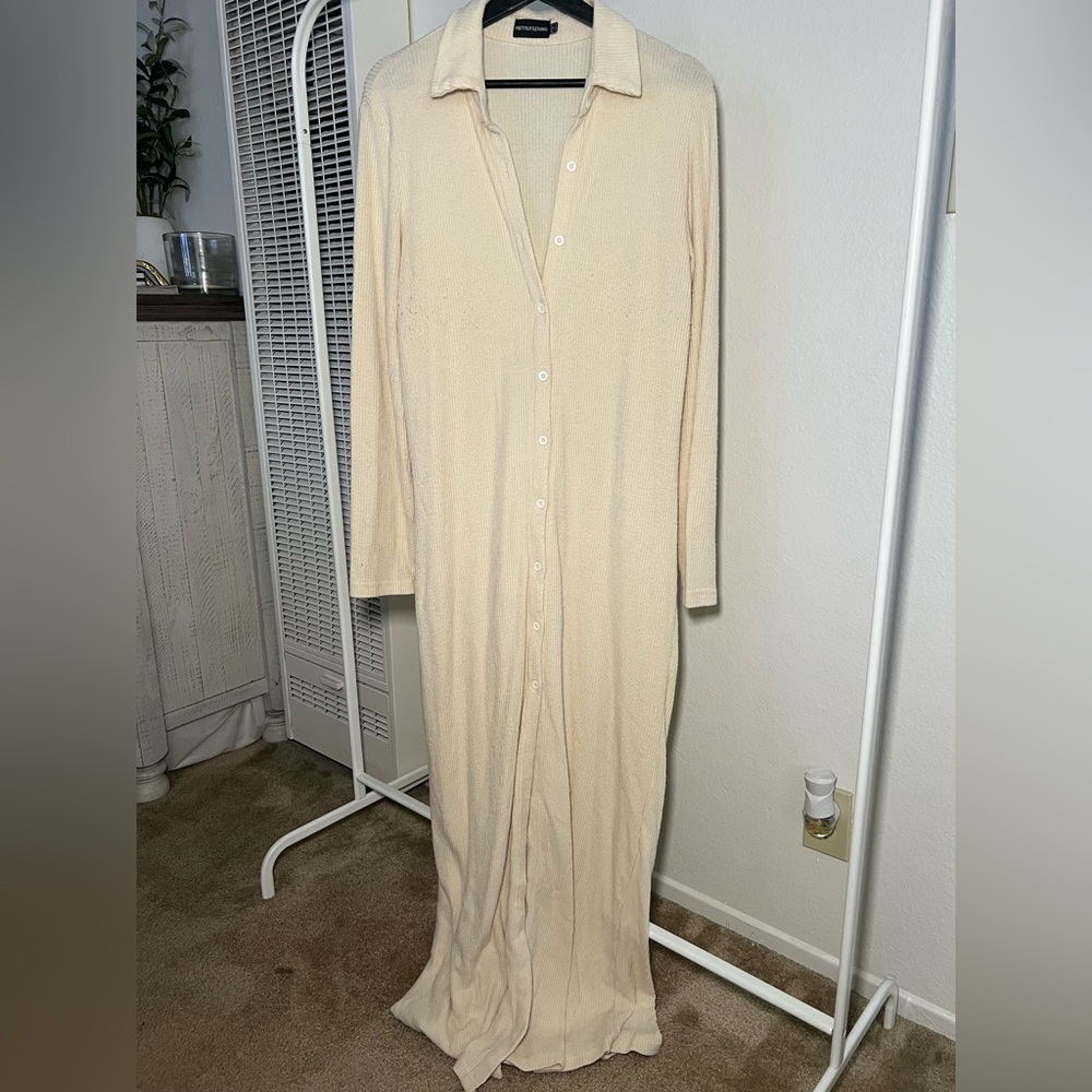 Elegant Cream Maxi Dress